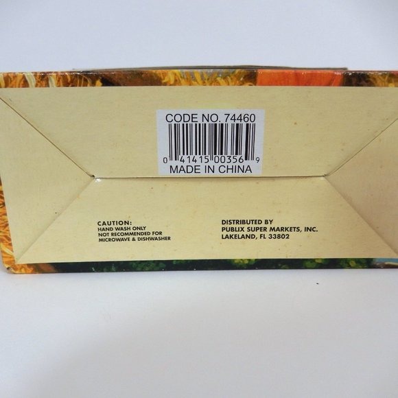 Publix Seasons Greetings, Pilgrim Pair Salt and Pepper Shaker - Picture 11 of 11